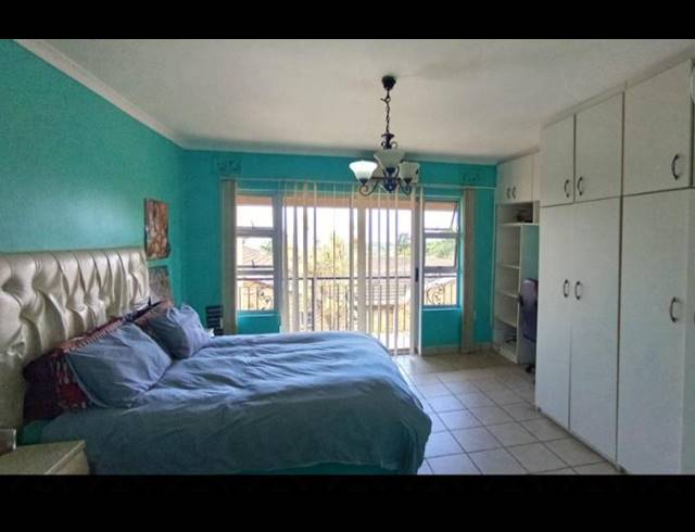 4 BEDROOM HOUSE FOR SALE IN STANGER MANOR